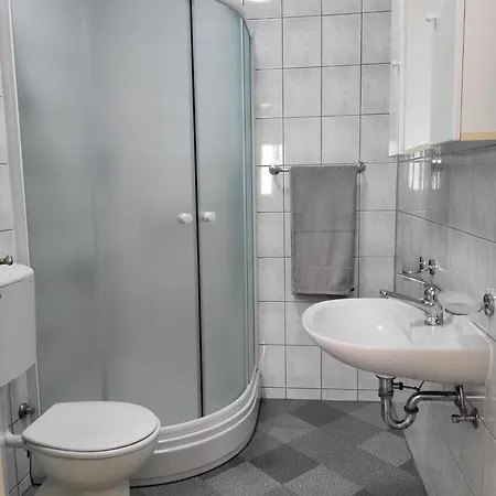 Apartment Helle In Der Ersten Etage Mit Blick über Bucht Vom Großen, Privaten Sonnenbalkon *